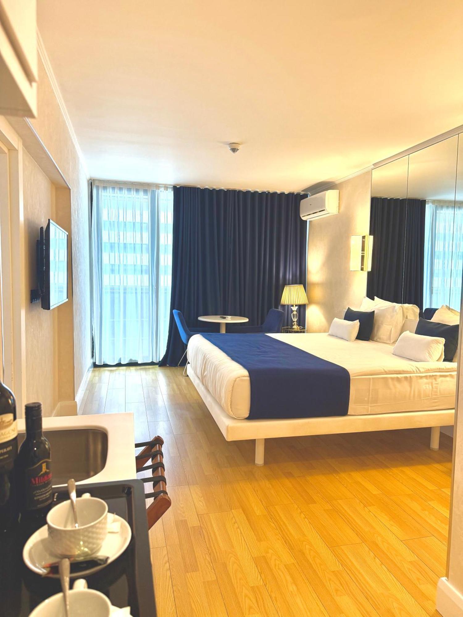 Seaside Vip Hotel Batumi Eksteriør bilde